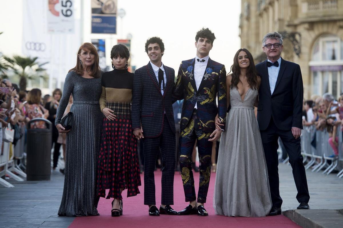 El reparto de 'La Llamada' en la 'premiere' del Festival de Cine de San Sebastián