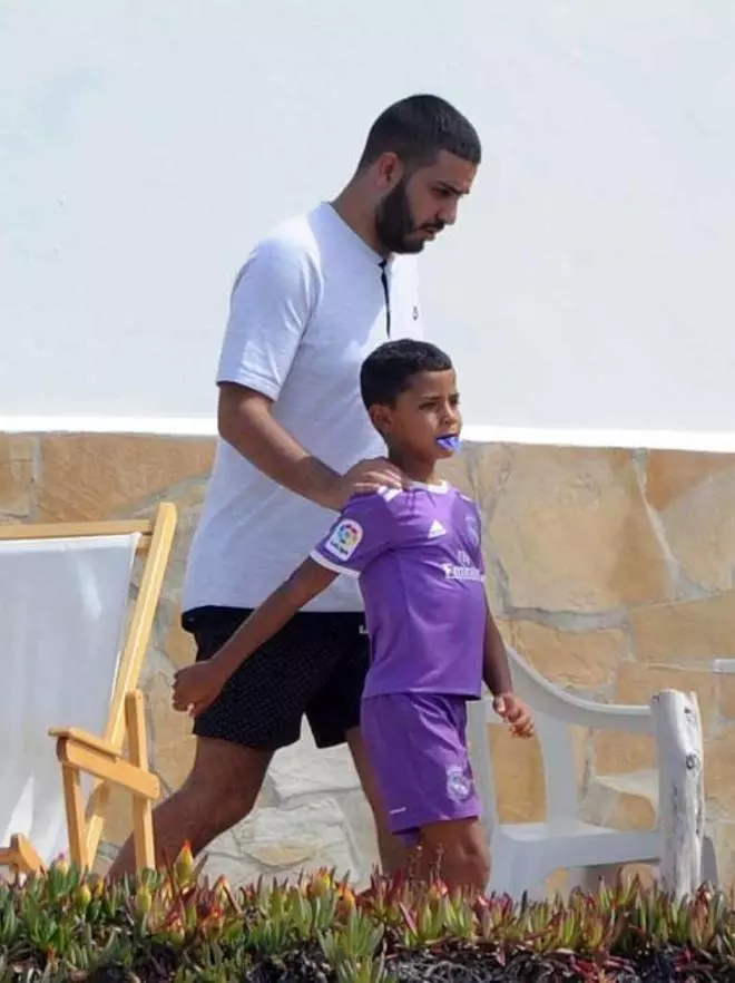 Georgina luce embarazo con Ronaldo en Formentera