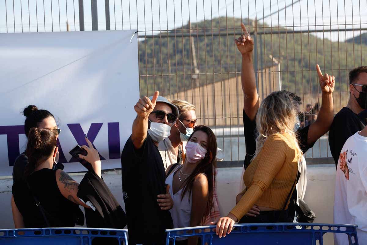 Cientos de personas en la apertura de las discotecas