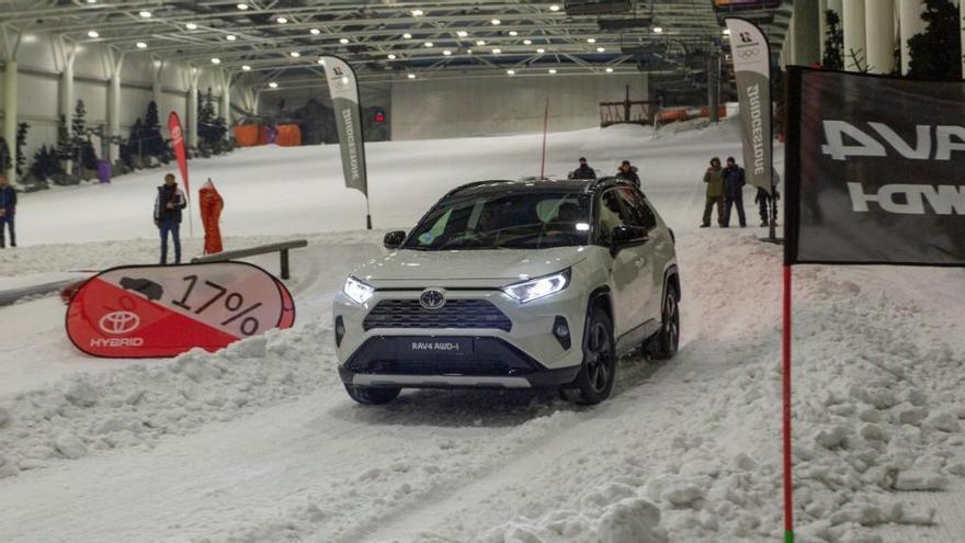 Toyota RAV4 2019 con el sistema hybrid AWD-i