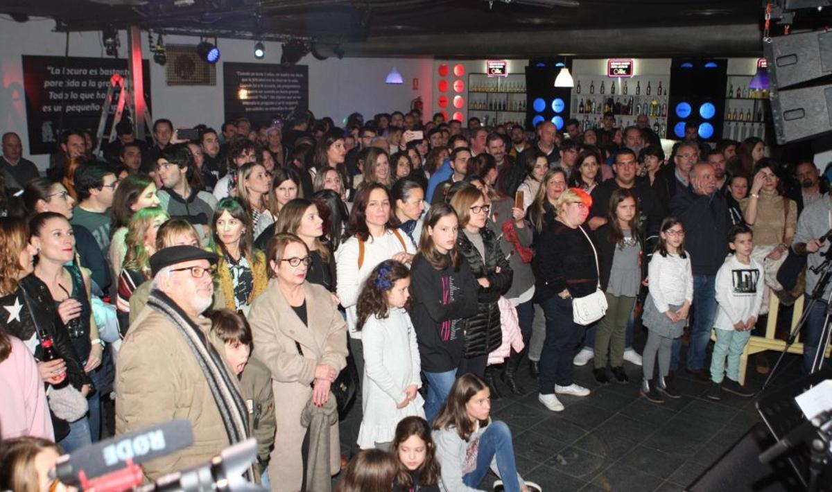 Músicos tocando en una de las primeras citas del evento.  | BERNABÉ