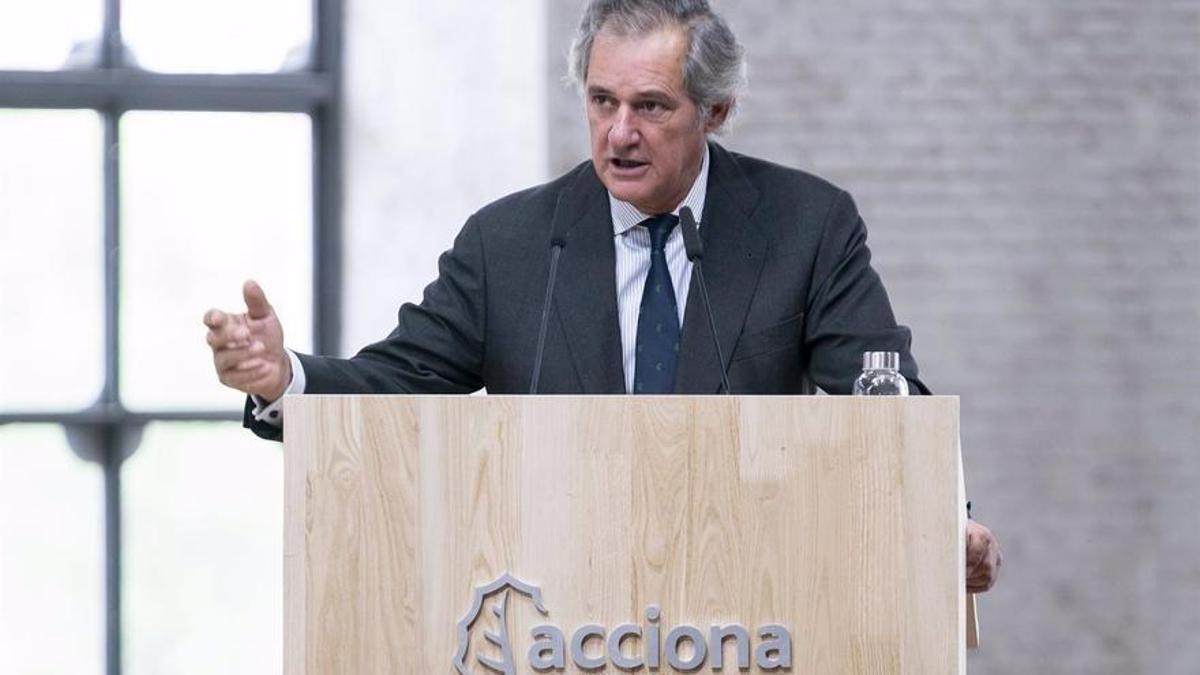 Entrecanales ganó 5,3 millones de euros en 2022 como presidente de Acciona, un 8% más Entrecanales ganó 5,3 millones de euros en 2022 como presidente de Acciona, un 8% más