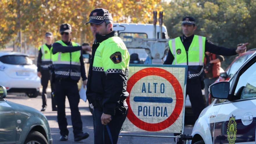 La Policía Local controla el estado de los vehículos más viejos