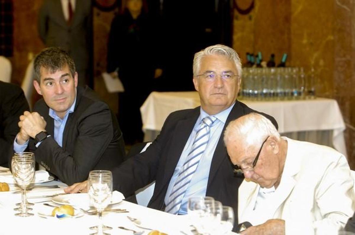ALMUERZO DE DINOSOL CON EMPRESARIOS