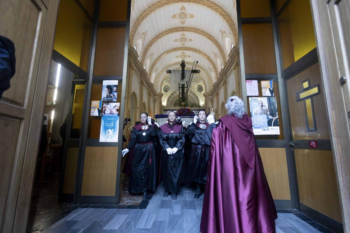 Semana Santa en Alicante 2026: Procesión de la Hermandad de la Santa Redención en el Jueves Santo