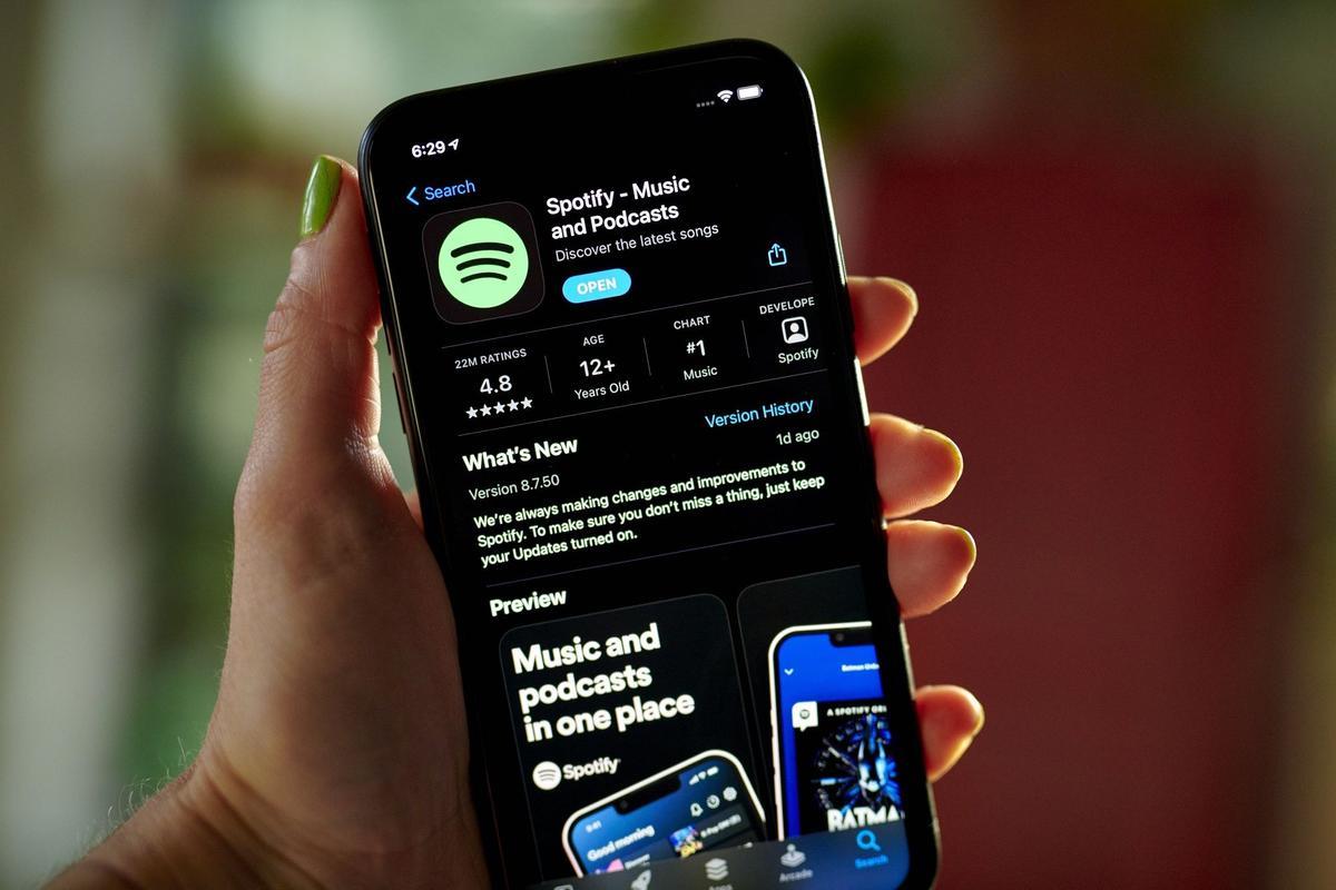 La música hoy se escucha, mayoritariamente, desde nuestros móviles