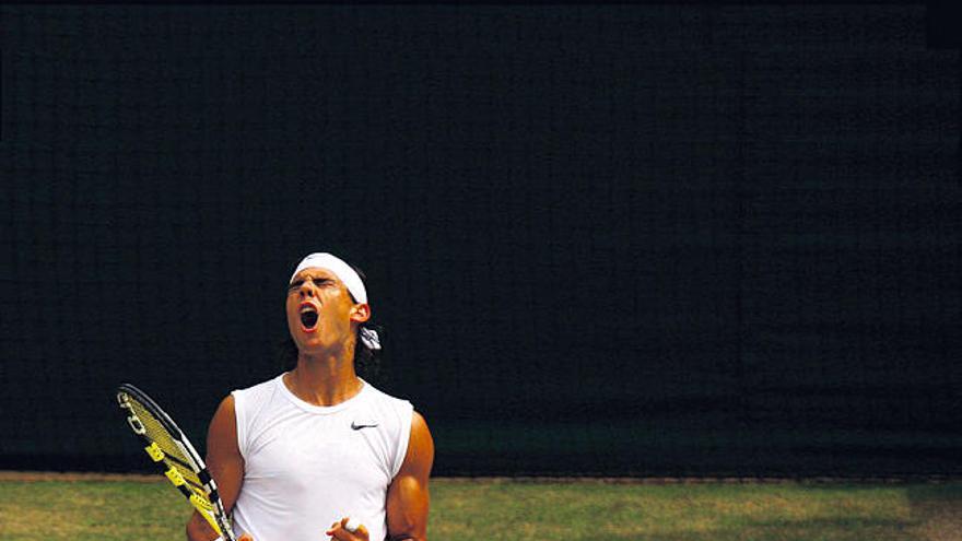 Rafel Nadal celebra un punto durante el partido de ayer.