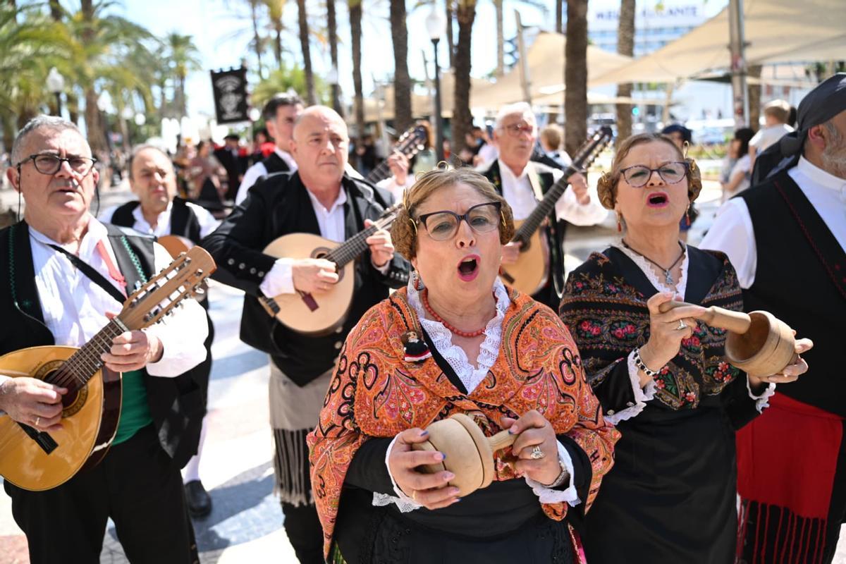 Albacete llega a Alicante con una jornada de folklore y gastronomía Albacete llega a Alicante con una jornada de folklore y gastronomía