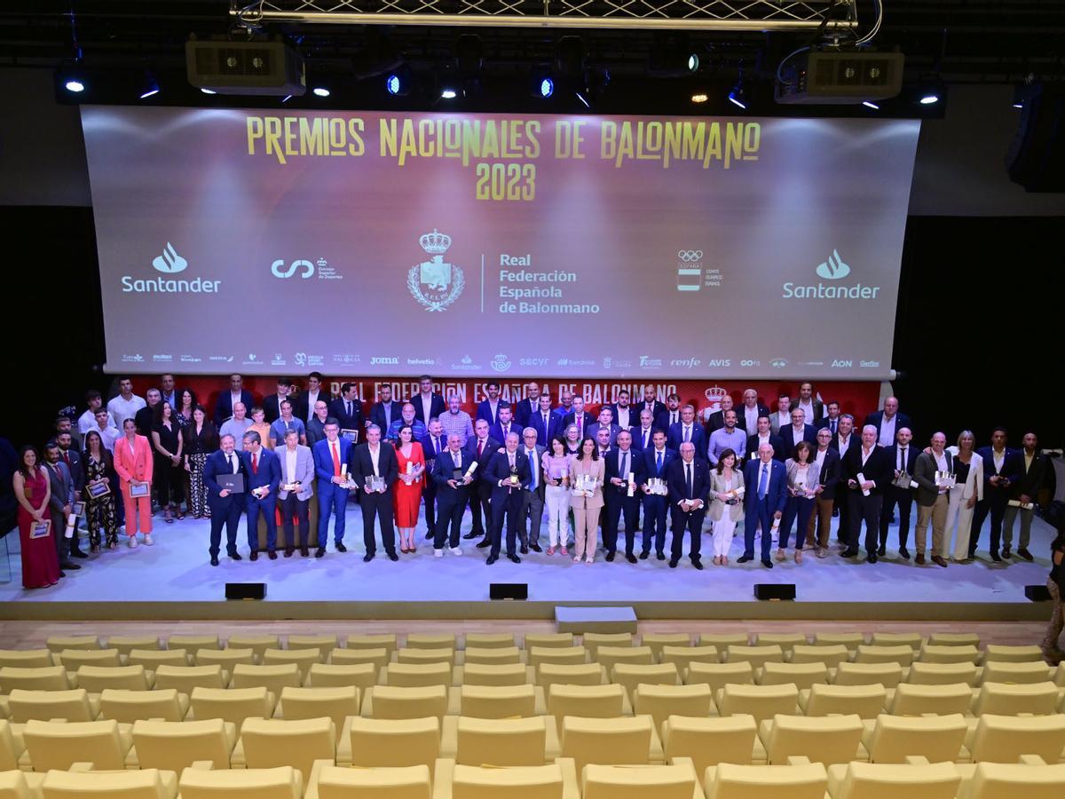 Foto de familia con todos los premiados