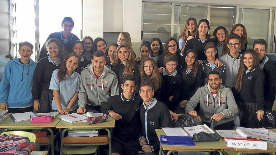 El Palma visita el colegio Santa Magdalena Sofía