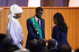 El nuevo presidente de Senegal saca la poligamia a escena