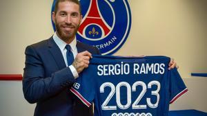 Sergio Ramos ja és oficialment nou jugador del PSG