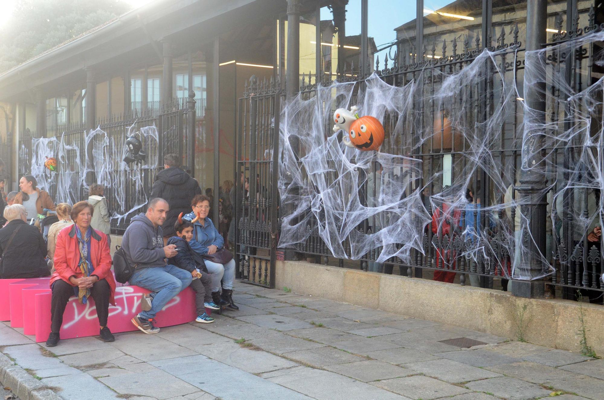 Halloween en Galicia: Los niños de Vilagarcía celebran el Samaín más musical