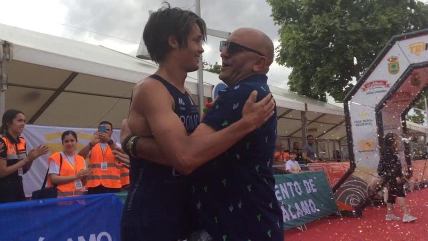 Así ha cruzado la meta el campeón del Triatlón de Fuente Álamo