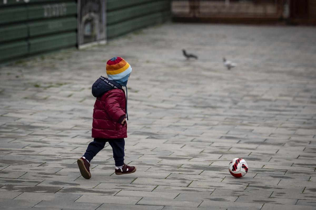 Erika Portillo, psicóloga, explica cómo consolar a tu hijo si le dicen que es malo jugando al fútbol: "No hay que afirmar que le tienen envidia"
