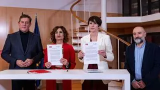 El PSOE se compromete con el BNG a que los muelles de A Coruña sean públicos y a financiar su urbanización