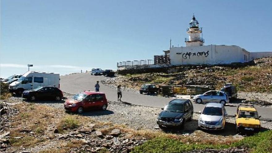 Accedir, aparcar i fondejar al Cap de Creus continuarà essent gratuït.