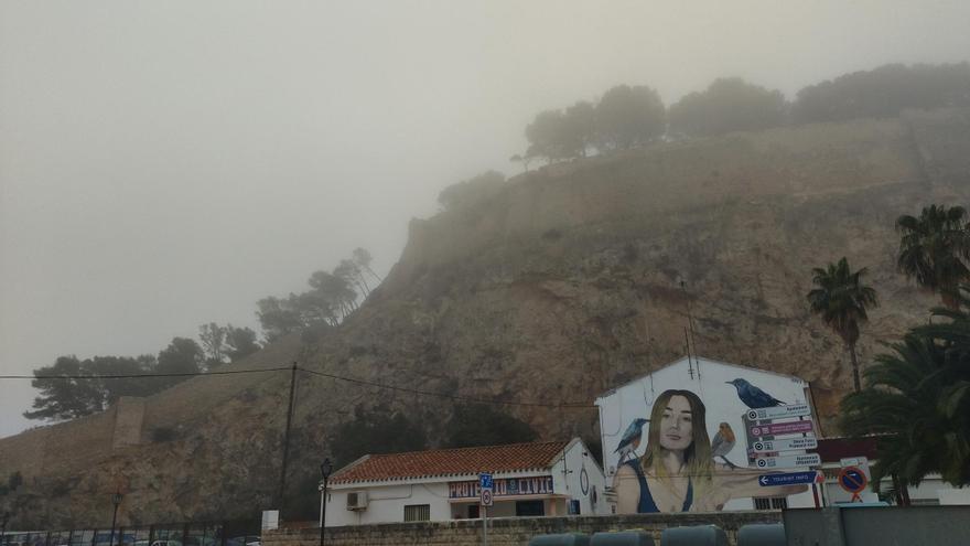 La bruma fallera en Dénia (imágenes)