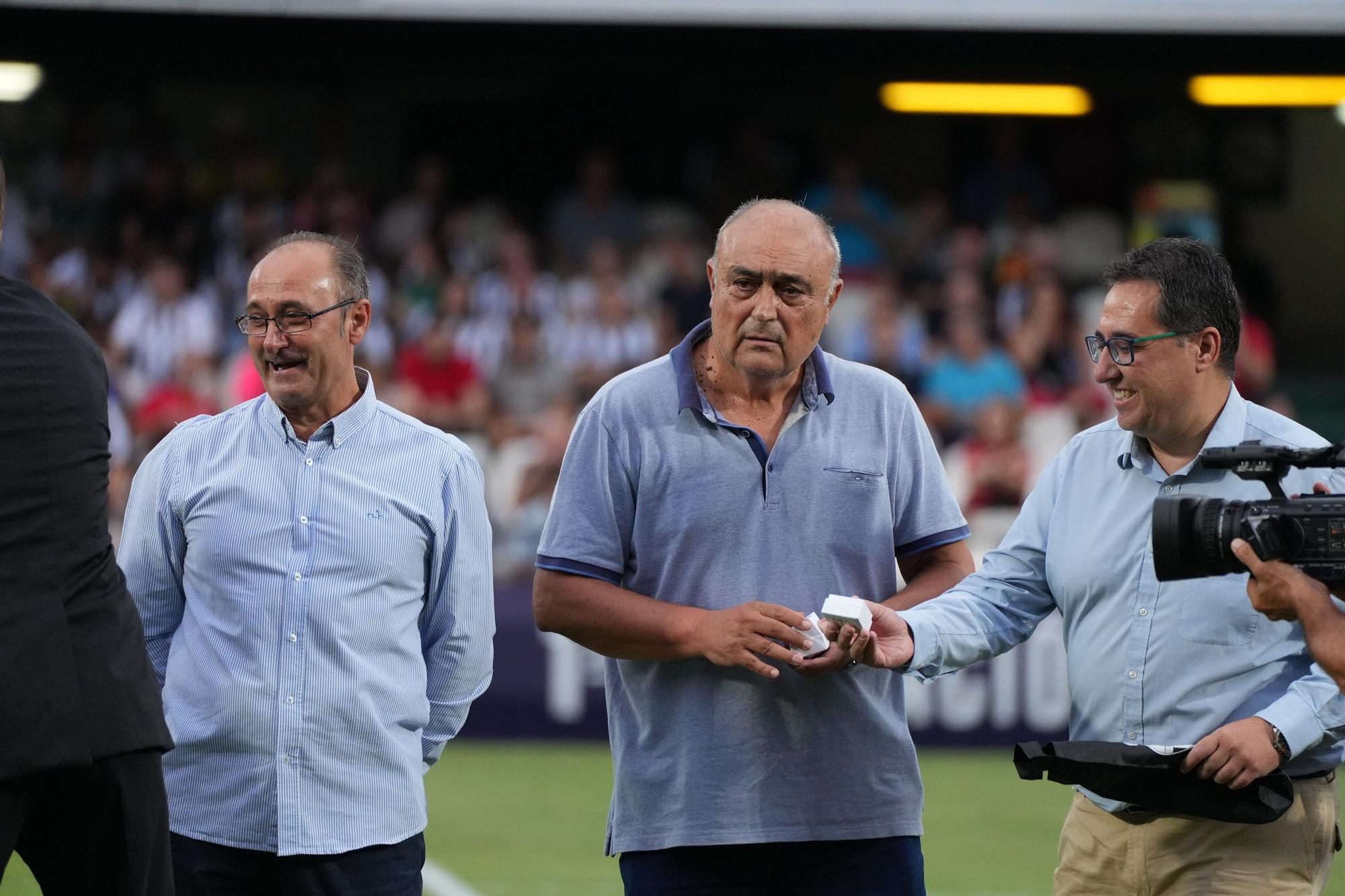 Galería: La afición albinegra disfruta en Castalia de la victoria del CD Castellón