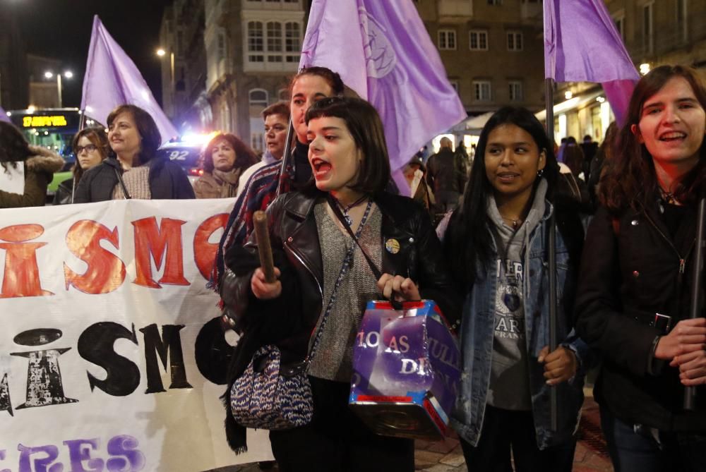 Vigo sale a la calle para "luchar por la construcc