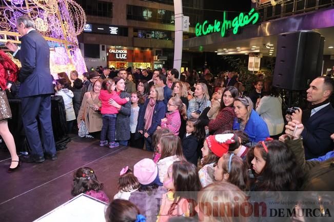 Encendido del árbol de Navidad en El Corte Inglés de Murcia