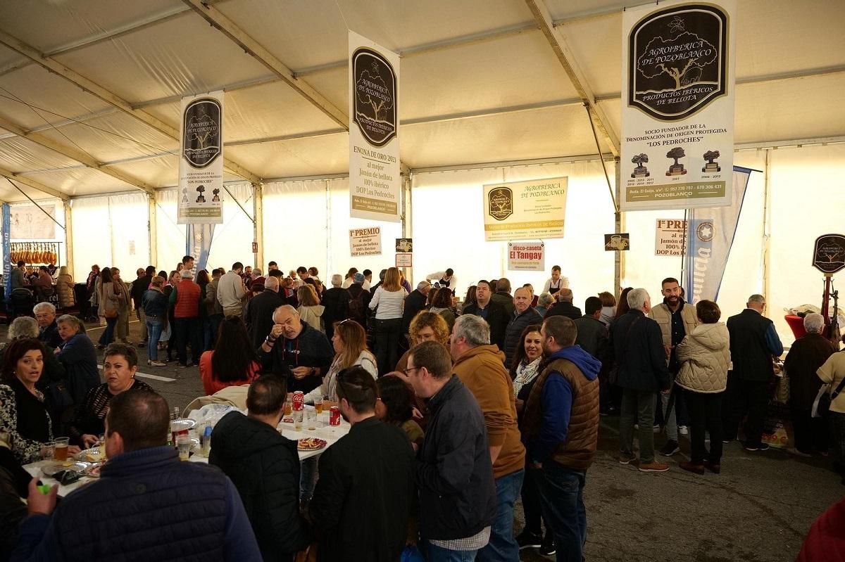 Degustación popular en la Feria del Jamón en una edición anterior.