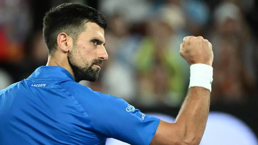 ?Imparable Djokovic! El serbio gan車 a 'Carlitos' en cuartos de final del Open de Australia