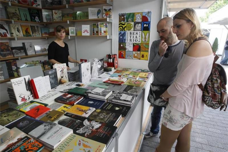 GALERÍA DE FOTOS / Arranca la Feria del Libro de Córdoba