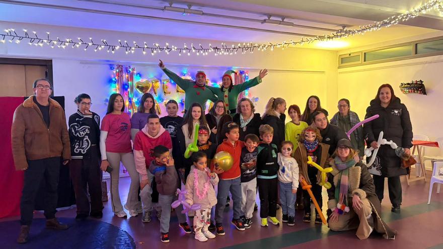 Juegos populares, talleres y pintacaras: así fue el encuentro intergeneracional de Lugones en plena Navidad