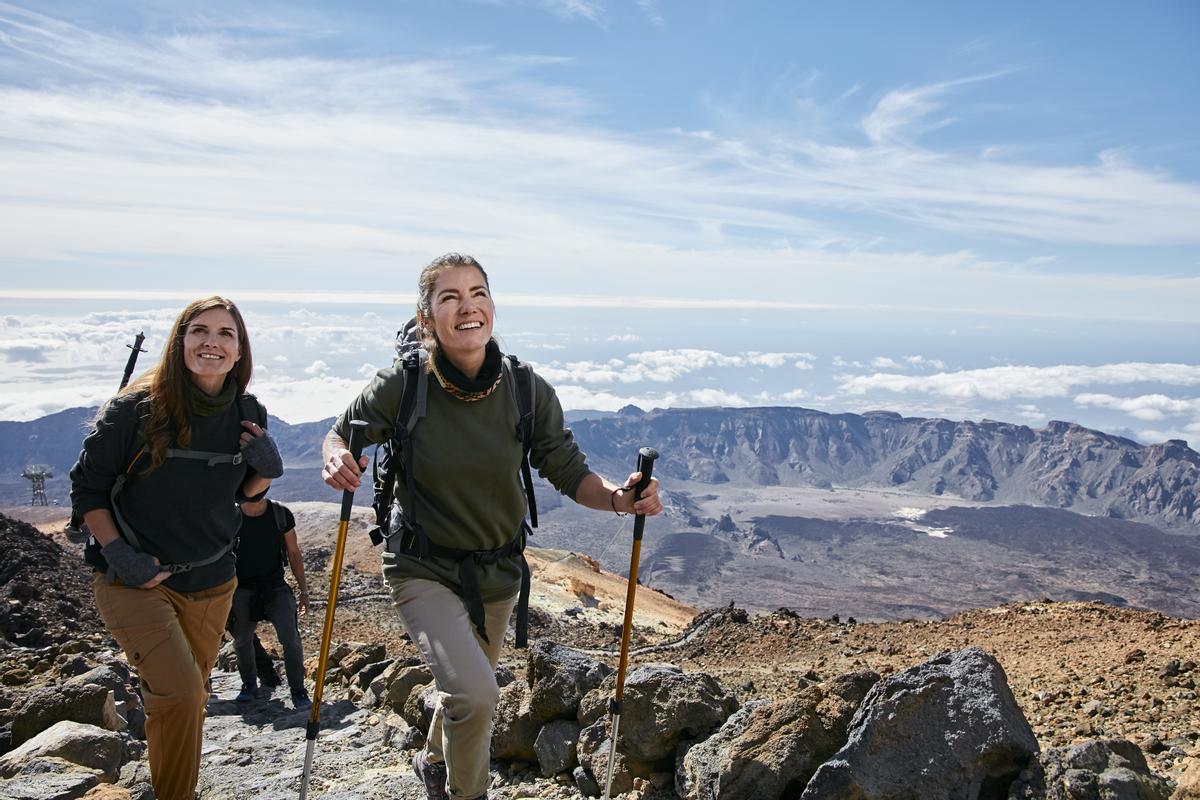 Hay excursiones de día al Mirador Pico Viejo con el Teleférico del Teide, al atardecer o para ver las estrellas en el Teide