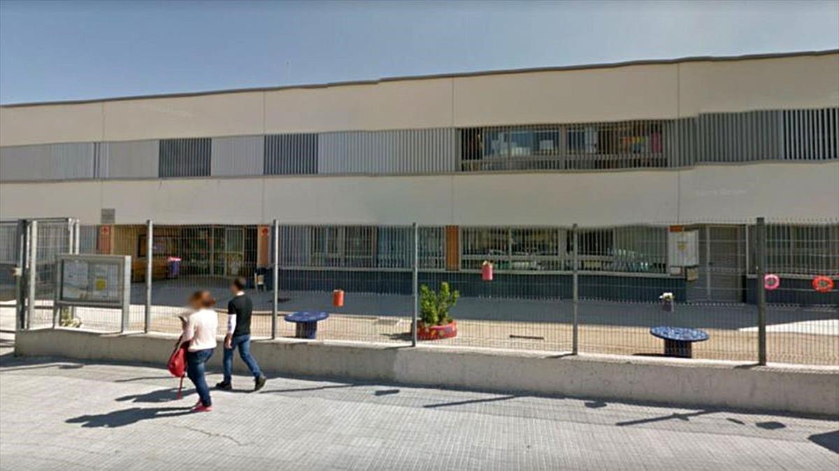 zentauroepp54768566 sant vicen dels horts 04 09 2020 fachada de la escuela o es200904131556 zentauroepp54768566 sant vicen dels horts 04 09 2020 fachada de la escuela o es200904131556
