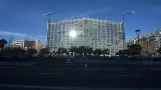 La increíble mutación del Edificio Estel de Barcelona: la mole de hormigón se viste de cristal