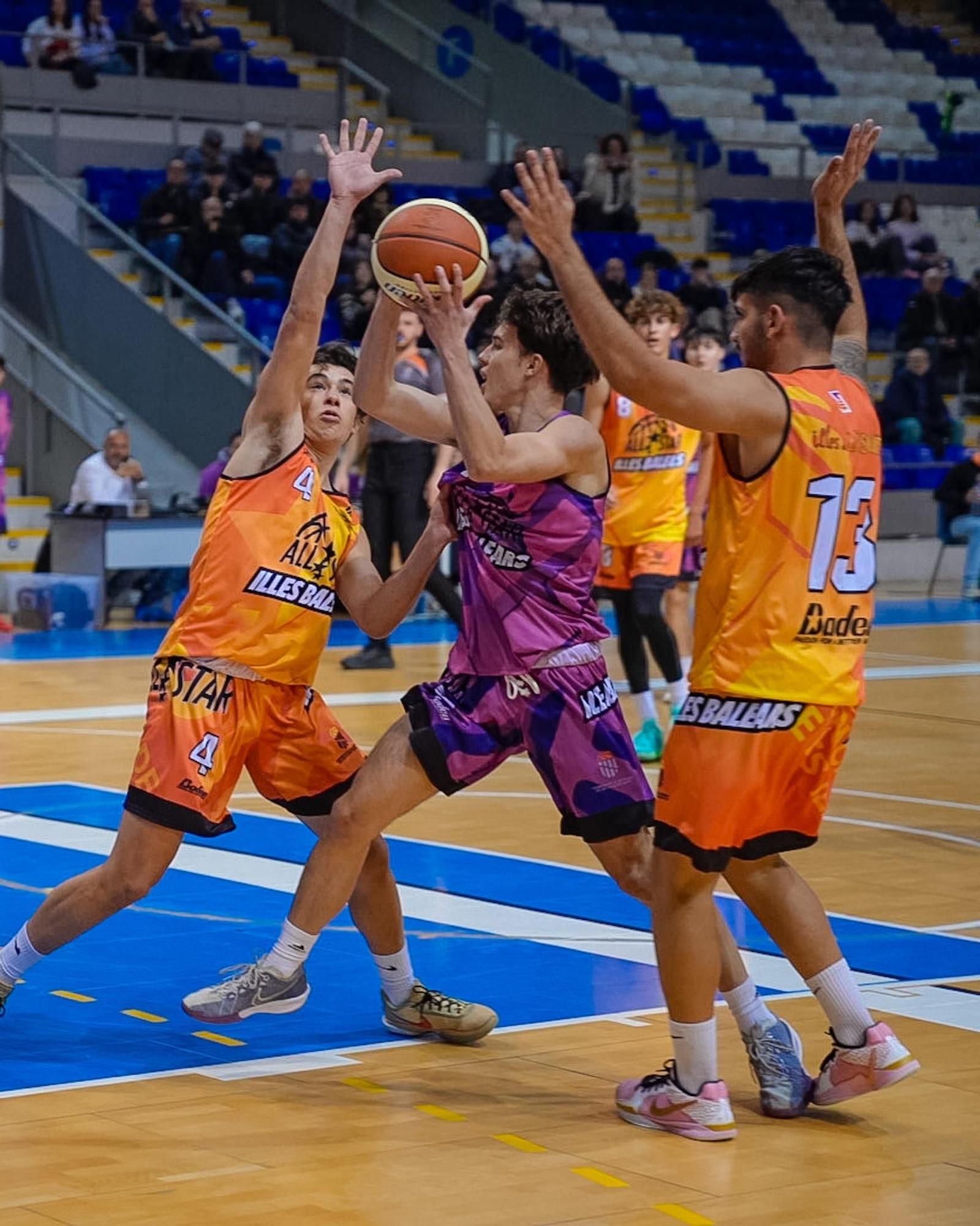 Espectáculo y diversión en el All-Star de las Lligues Escribano