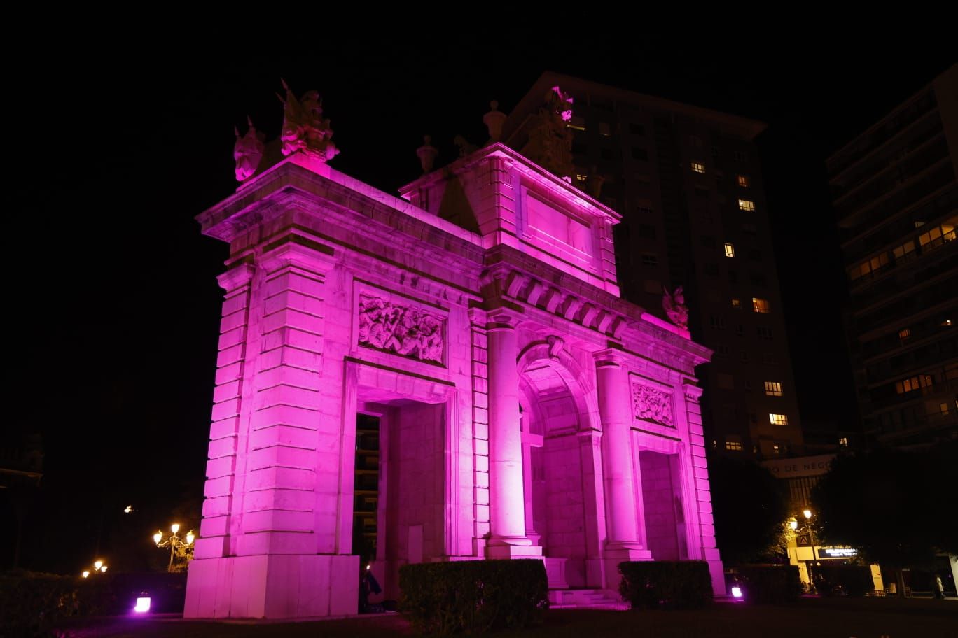 València se tiñe de morado en la lucha contra la violencia machista