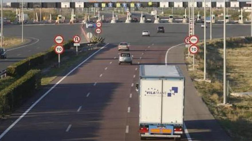 El tráfico de camiones crece un 25 % en la autopista de peaje AP-7 en dos años