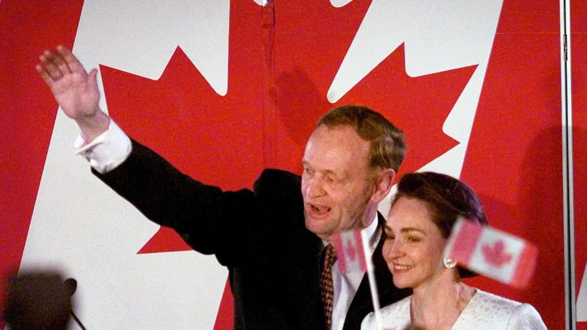 Jean Chretien y su esposa, Aline, en Quebec, en junio de 1997