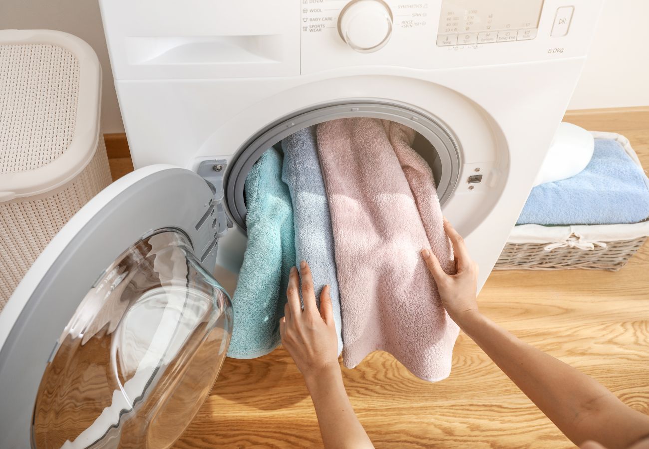 Cómo quitar los pelos de la ropa en la lavadora
