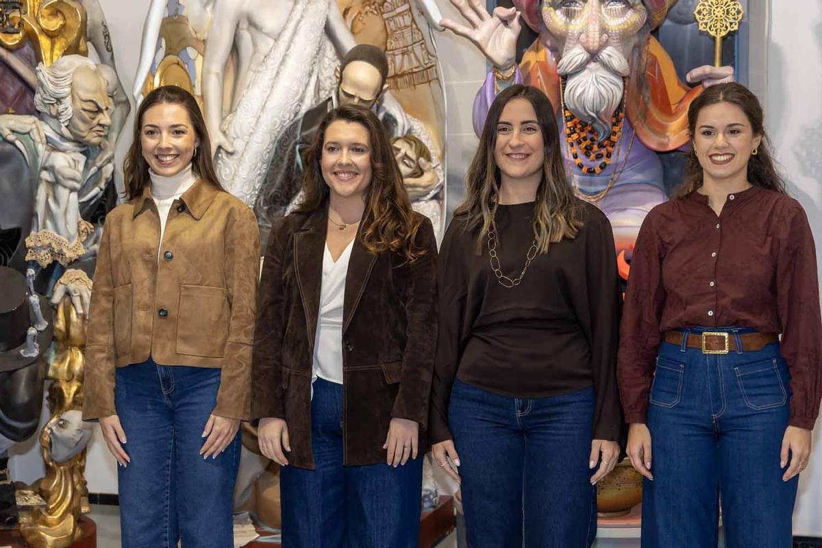 Primer encuentro entre jurado y candidatas adultas a Bellea del Foc 2026