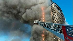 Crema un edifici de vivendes de 20 plantes a Milà