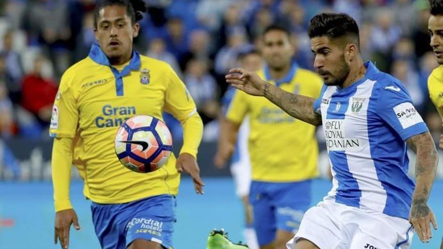 Un momento del encuentro entre el Leganés y el UD Las Palmas.