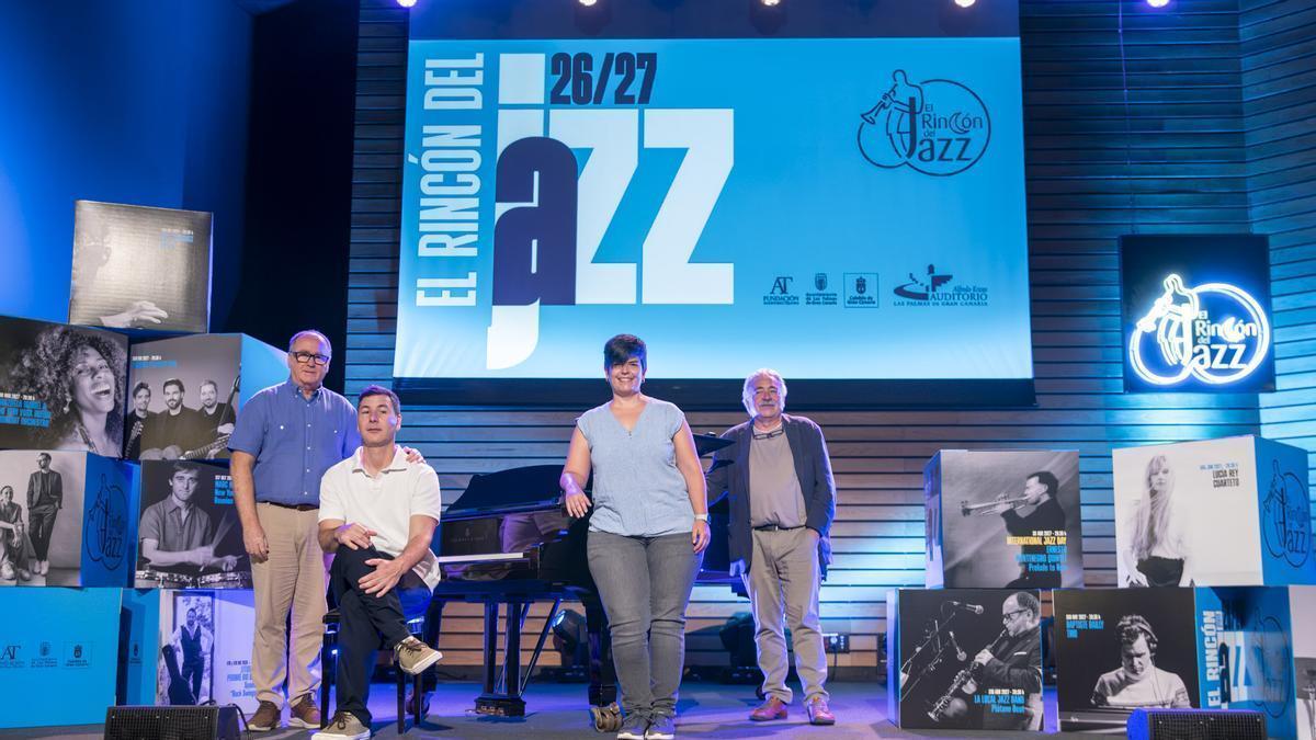 Foto de familia durante la presentación de la XXIII edición de El Rincón del Jazz.