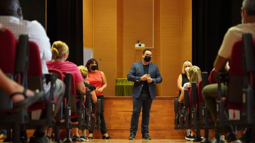 More than 700 freelancers and SMEs apply for municipal aid in Arona