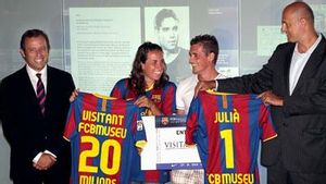 El Museu del Barça, inaugurat el 1984 pel llavors president, Josep Lluís Núñez, ha rebut avui el visitant número 20 milions.