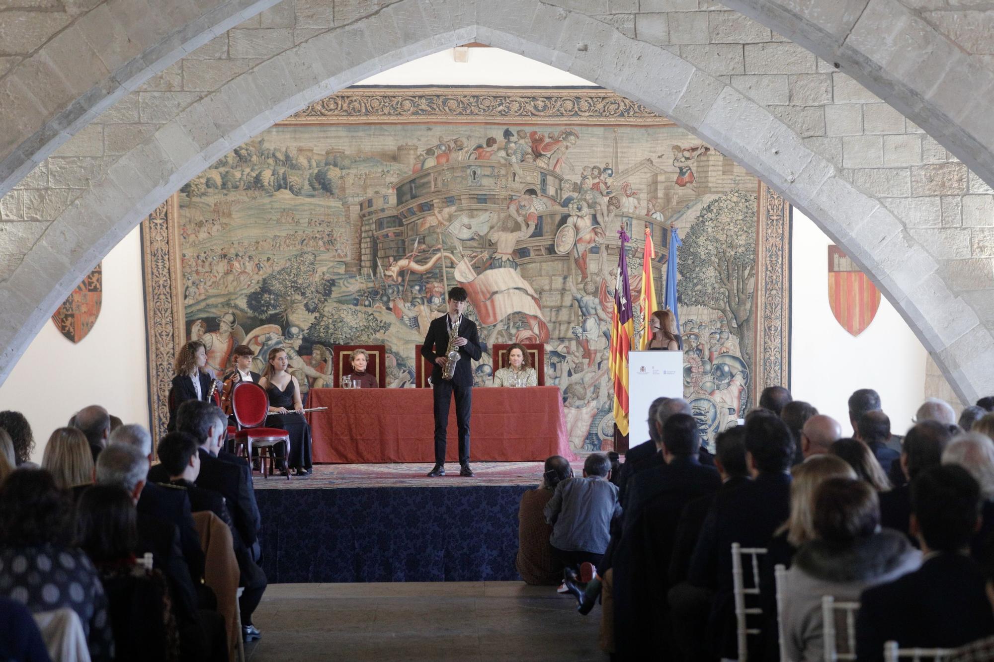 Calvo y Armengol apelan al "activismo de la tolerancia" y al "patriotismo de las libertades" en el día de la Constitución