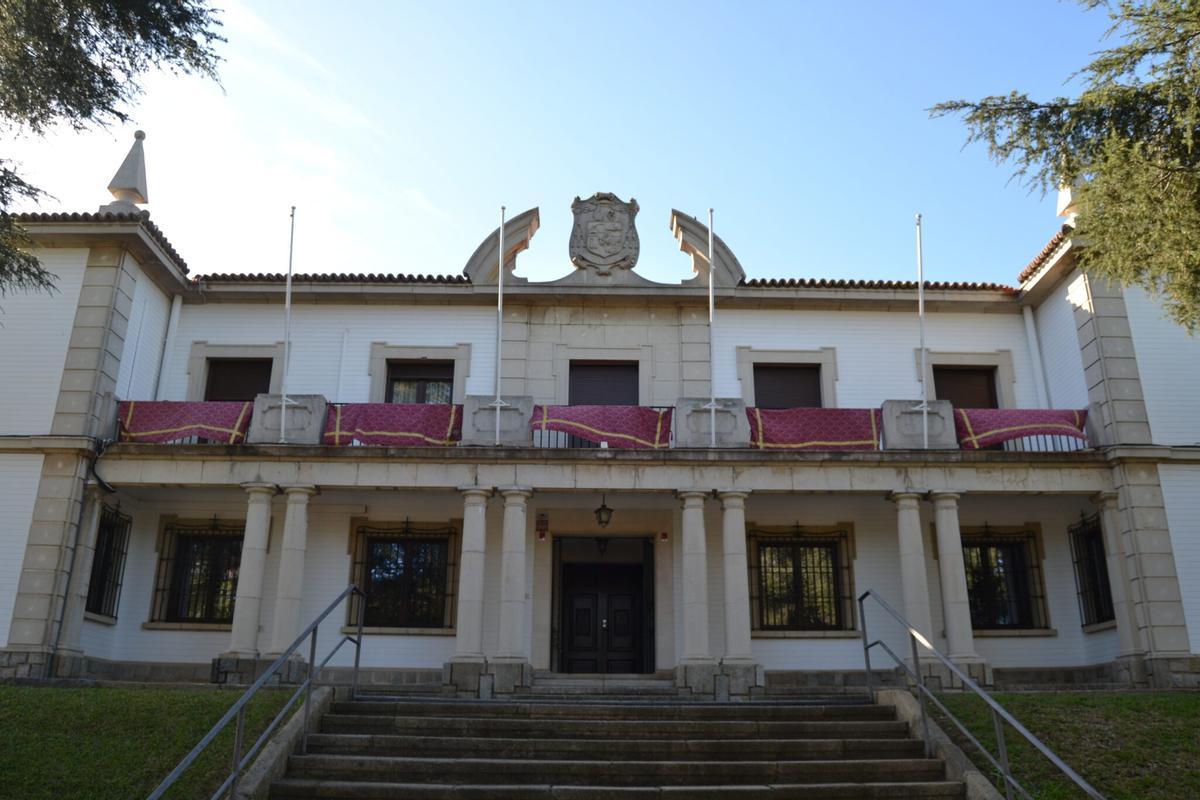 Fachada del Obispado de Huelva.