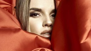 La nueva versión de Esa diva esta producida por Red Triangle Records.