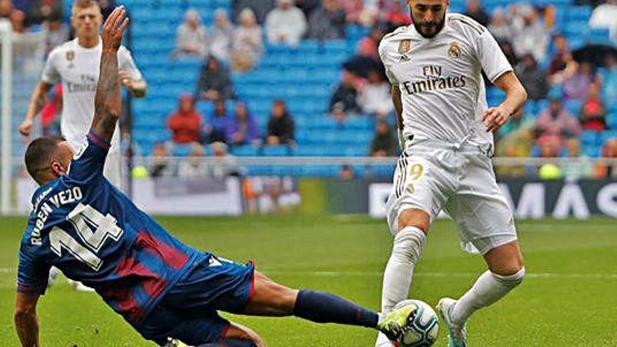 El francès Benzema suma quatre gols en quatre jornades.