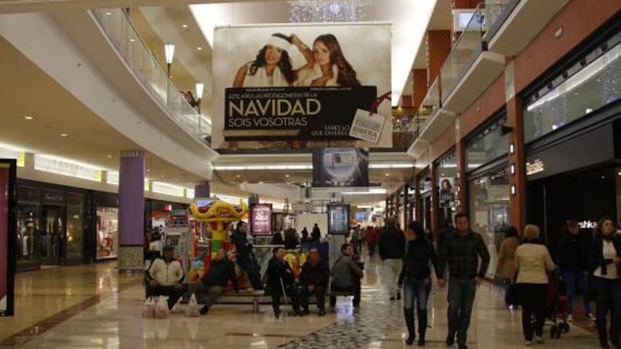 El comercio lanza grandes descuentos como anticipo de la campaña navideña