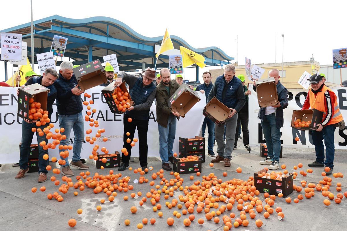 Protesta de agricultores en el puerto de Castelló, en una imagen reciente.
