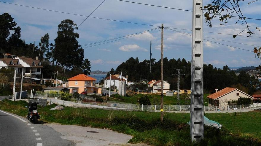 Líneas eléctricas en la parroquia canguesa de O Hío